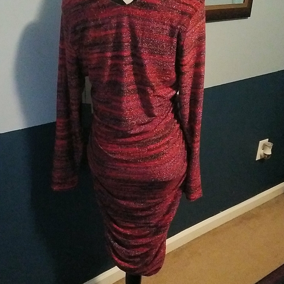 Dress - Picture 4 of 4